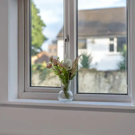 4 Beds - Tooting - 20 Min To - Free Parking Londra