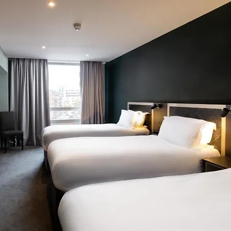 Royal National Hotel 3*