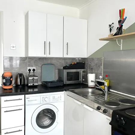 Comfortable And Convenient 1-bed In Apartment *