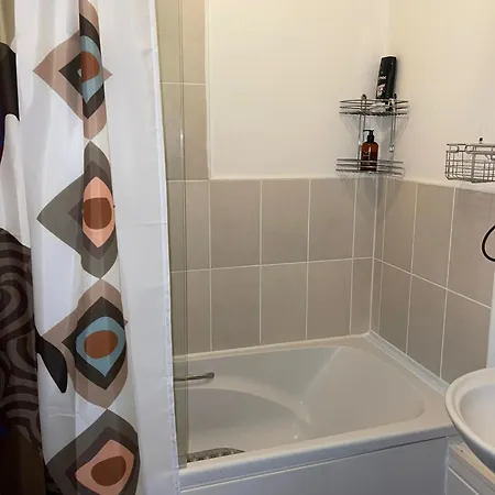 Comfortable And Convenient 1-bed In *