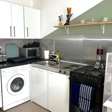Comfortable And Convenient 1-bed In *
