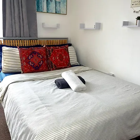 Comfortable And Convenient 1-bed In * Romford
