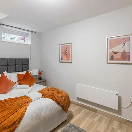 Iconic Apartment London
