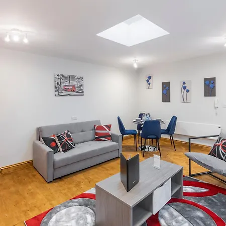 Iconic Apartment London