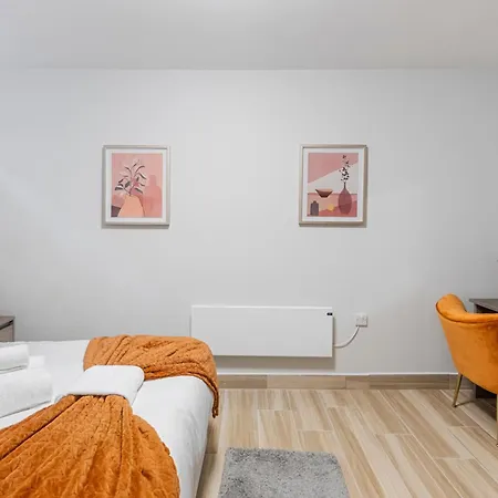 Iconic Apartment *