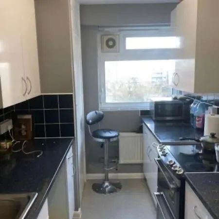 Homestay Double Private With Shared Bathroom Facilities London