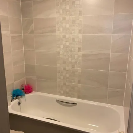 Double Private With Shared Bathroom Facilities Homestay *