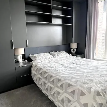 Bright Modern Flat With Balcony 30mins From Euston Apartment