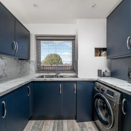 Apartment Private In London With Parking *