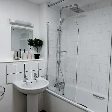 Hidden Gem: Quiet & Comfortable London