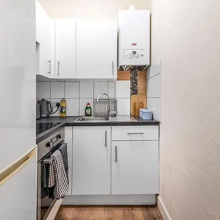 Livestay Cozy One Bedroom In Brixton Apartment *