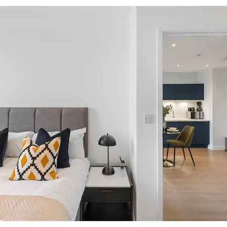 Sophisticated Living: 1-br Flat In Apartment