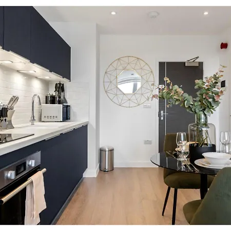 Sophisticated Living: 1-br Flat In Apartment *