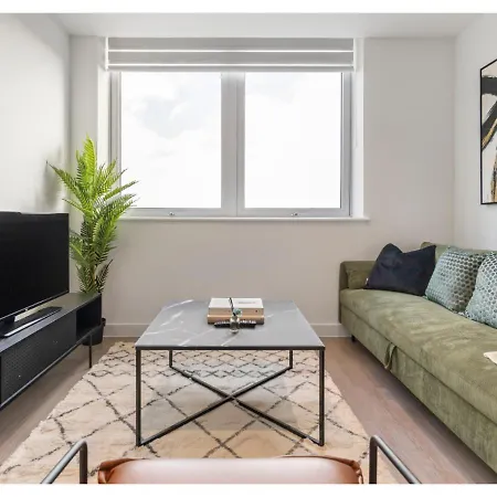 Apartment Sophisticated Living: 1-br Flat In