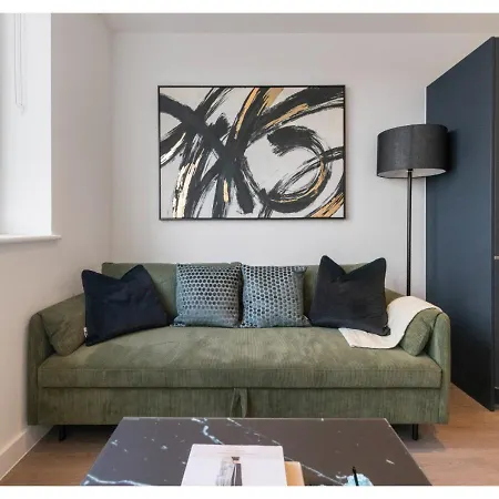 Sophisticated Living: 1-br Flat In Apartment *