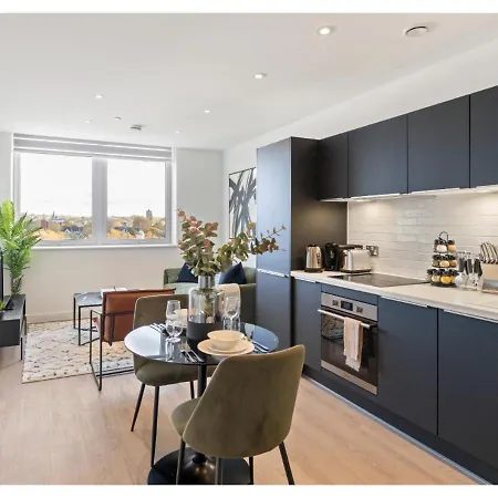 Sophisticated Living: 1-br Flat In * Beckenham