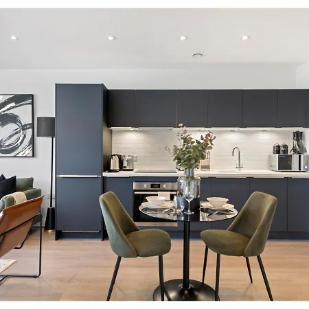Sophisticated Living: 1-br Flat In Apartment Beckenham