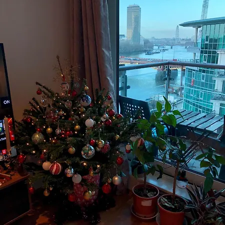 Privat bolig Cosy Private With Private Bathroom In A River View Flat