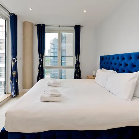 Apartment Spacious Flat Near South Bank By Underthedoormat London