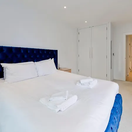 Spacious Flat Near South Bank By Underthedoormat Apartment *