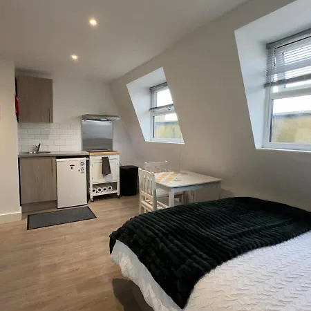 Halloway Guest 54 Apartment *