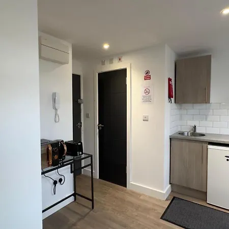 Halloway Guest 54 Apartment *