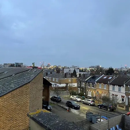 In Greenwich Near The O2 ホームステイ
