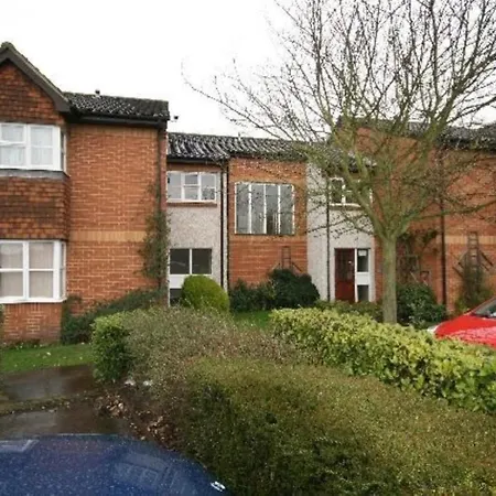 The Royal Boutique Studio By Heathrow Sleep 4 * Hayes (Greater London)