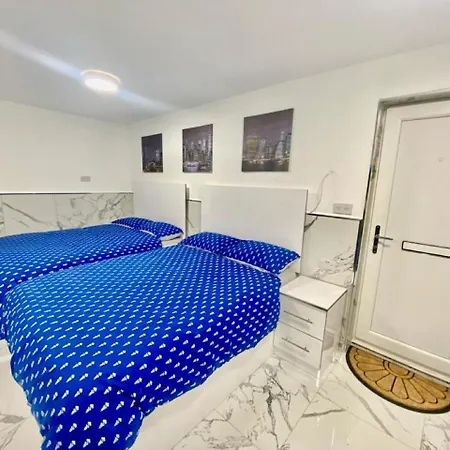 The Royal Boutique Studio By Heathrow Sleep 4 Apartment Hayes (Greater London)