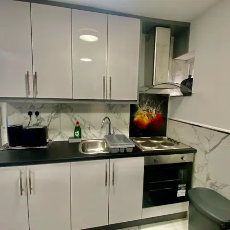 Apartment The Royal Boutique Studio By Heathrow Sleep 4 Hayes (Greater London)