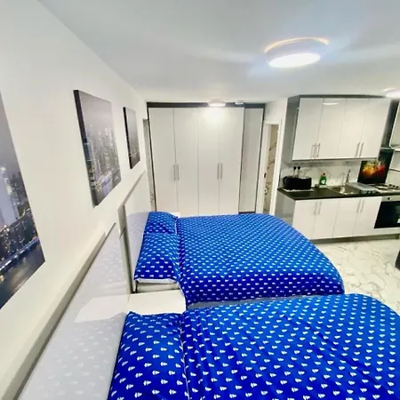 The Royal Boutique Studio By Heathrow Sleep 4 Hayes (Greater London)