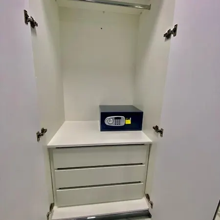Apartment The Royal Boutique Studio By Heathrow Sleep 4 *