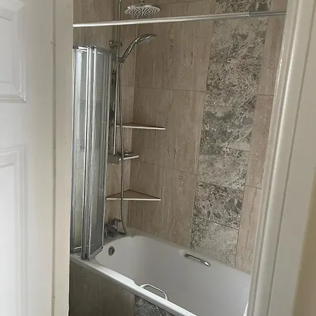2 Bed In Lambeth Apartman *