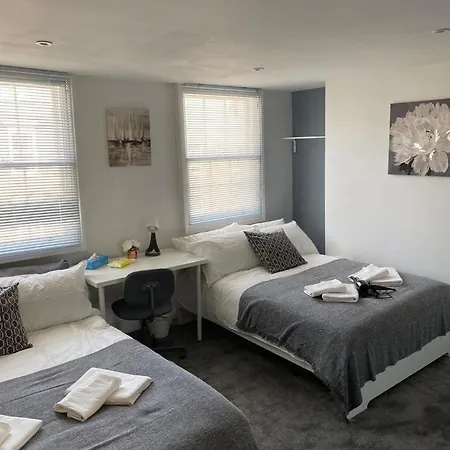 Comfy Private Bedrooms Near Euston, Homestay London