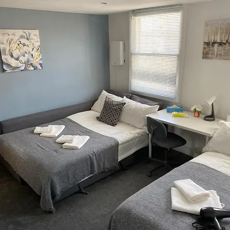 Homestay Comfy Private Bedrooms Near Euston, *