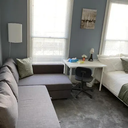 Comfy Private Bedrooms Near Euston, Homestay *