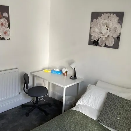 Homestay Comfy Private Bedrooms Near Euston, London