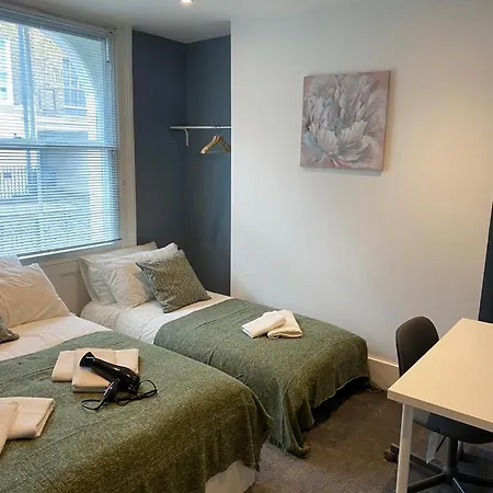 Homestay Comfy Private Bedrooms Near Euston, *