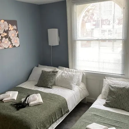 Comfy Private Bedrooms Near Euston, London