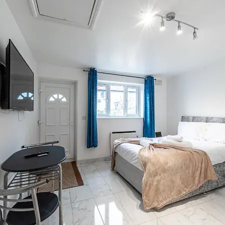 شقة Newly Renovated Cozy Studio #2