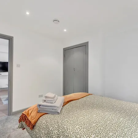 London, Near, Marble Arch, Oxford Street, Mayfair, One Bedroom Apartment *