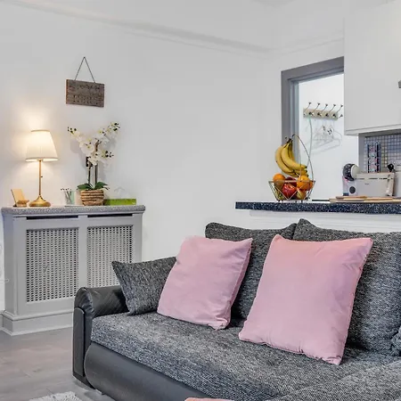 London, Near, Marble Arch, Oxford Street, Mayfair, One Bedroom Apartment *
