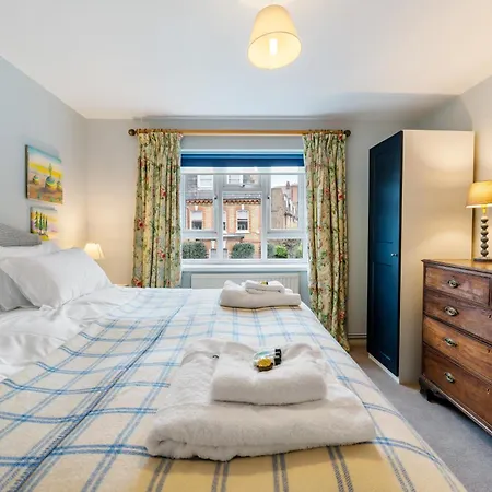 דירה Bright & Cosy Gem ~ Battersea Park View ~ King Bed לונדון