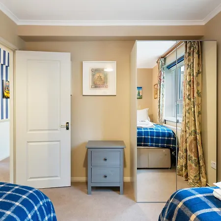 Bright & Cosy Gem ~ Battersea Park View ~ King Bed *