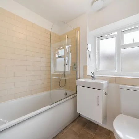 Bright & Cosy Gem ~ Battersea Park View ~ King Bed דירה *