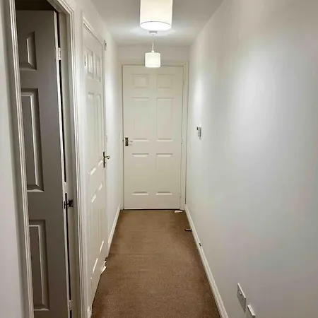 East London Near Station & Free Parking, Arcade Machine Apartment Romford