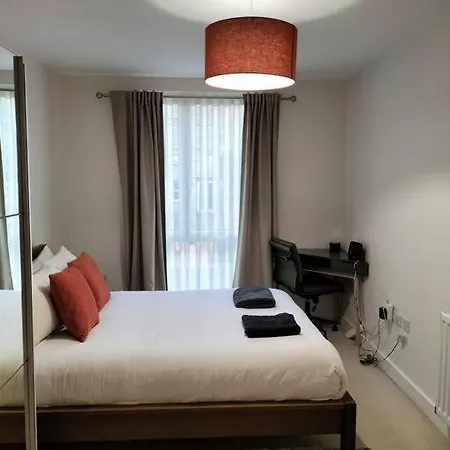 Spacious 2-bedroom In Location, Modern Amenities, Walking Distance To Attractions Appartamento