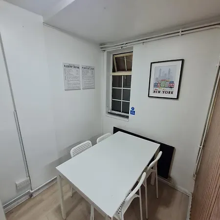 E2 Guest house *