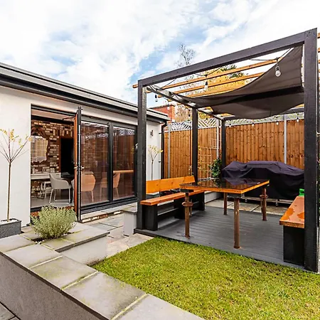 Holiday home Scarlett Heart In Golders Green *