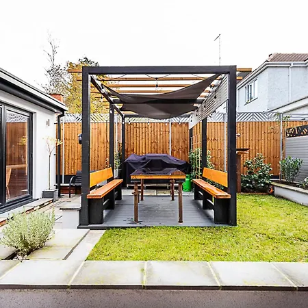 Holiday home Scarlett Heart In Golders Green *